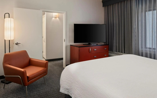 Courtyard Chicago Waukegan Gurnee