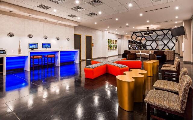GLō Best Western Dallas South DeSoto