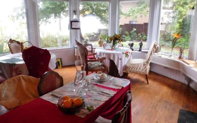 Cliff Crest Bed & Breakfast