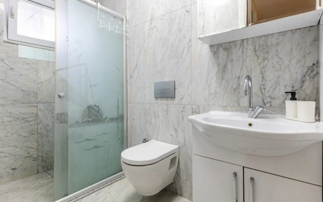 Sleek Flat Close to Osmanbey Metro Station