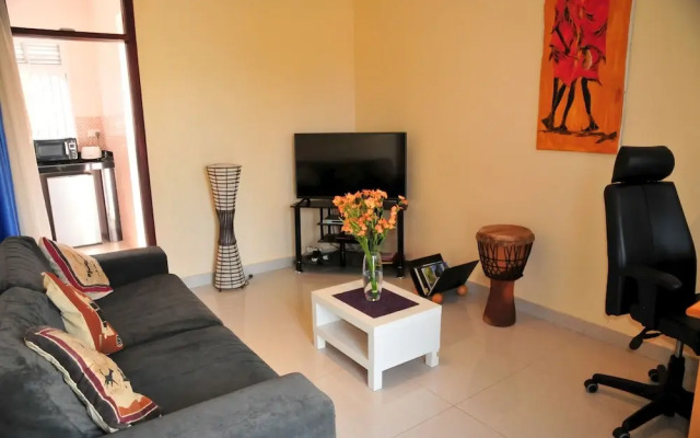 Victoria Lake View Guest House & Safaris