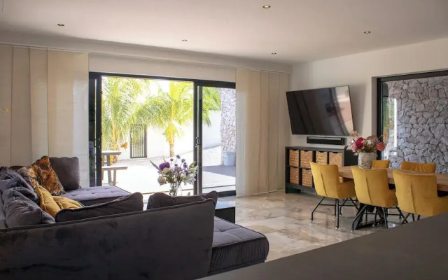 Luxury Villa Incl Pool With Seaview Near Beaches