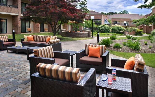 Courtyard By Marriott Hartford/Windsor Airport