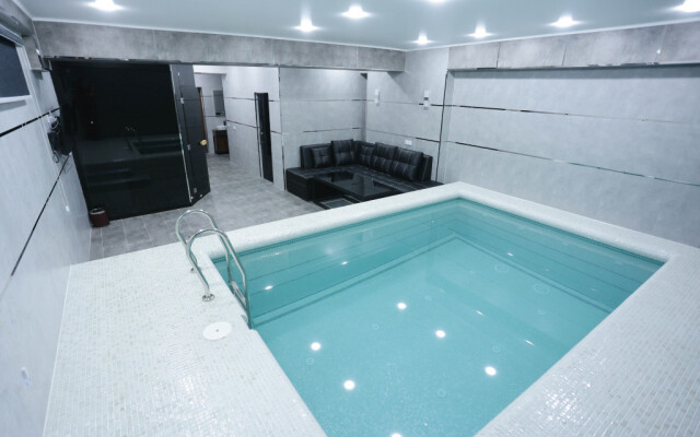 Regal Hotel by Grand