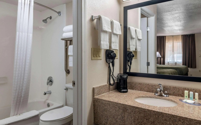 Quality Inn McDonough Atlanta South