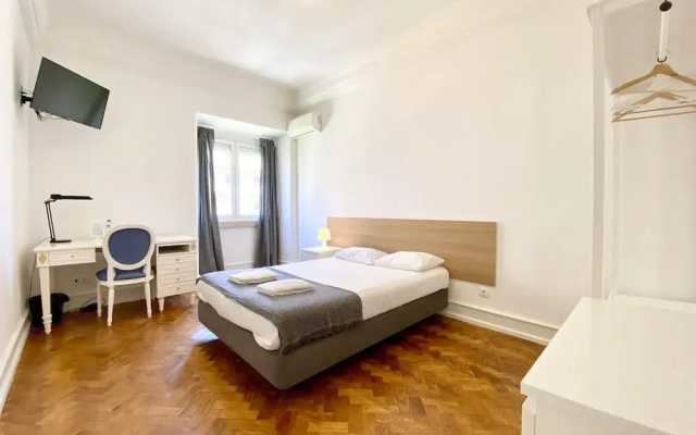 Home Out Rooms & Apartments