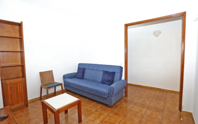 B82 - Albinos Flat in Lagos