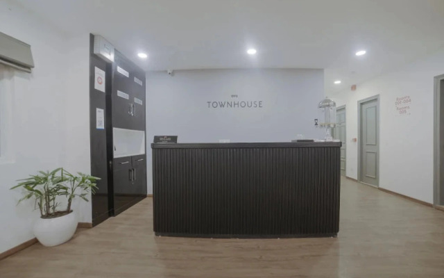 OYO Townhouse 82 Chander Nagar Janakpuri