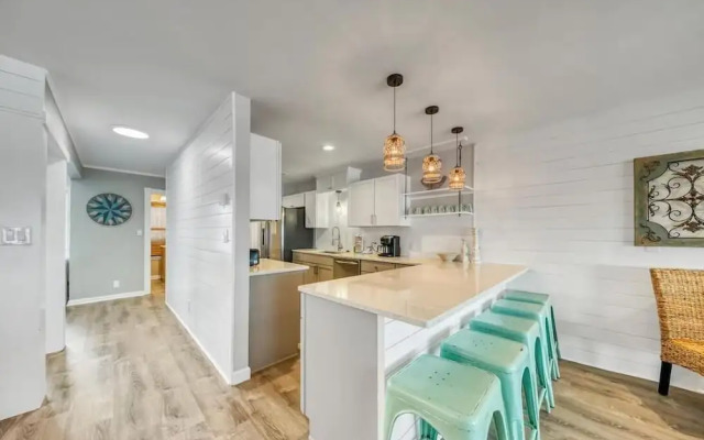 Green Reef #6- Beachfront Bliss