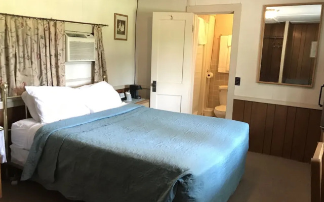 Chamber Lane Motel