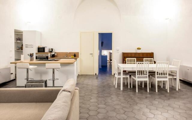 Archivolto del Teatro, 3