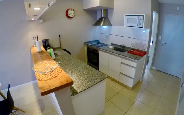 Comfortable Apartment w Great Location