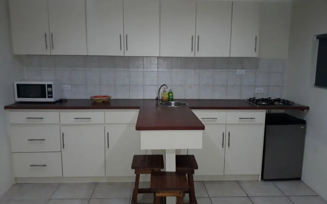 White Beach Apartments Palm Beach