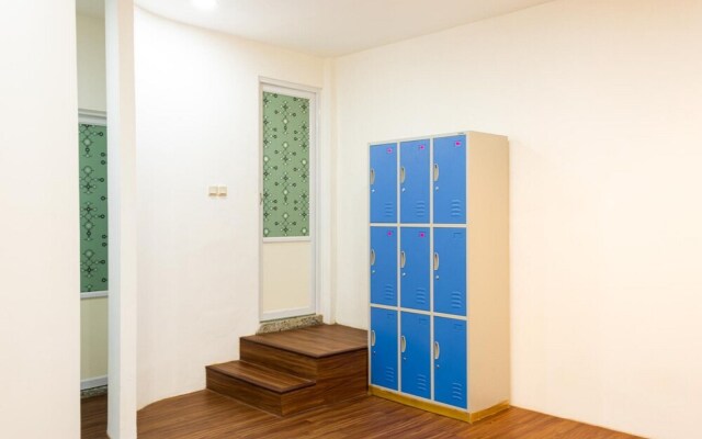 My Capsule Hotel by RedDoorz