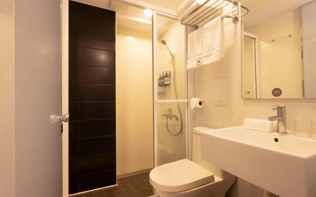 Apartment 10F