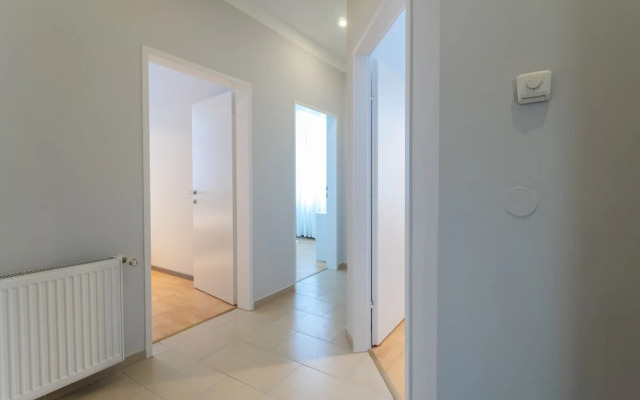 Beautiful and Sunny 2bdr Apartment