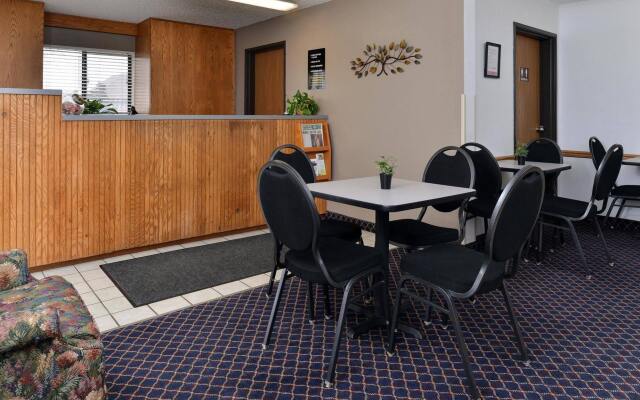 Country Hearth Inn Maryville