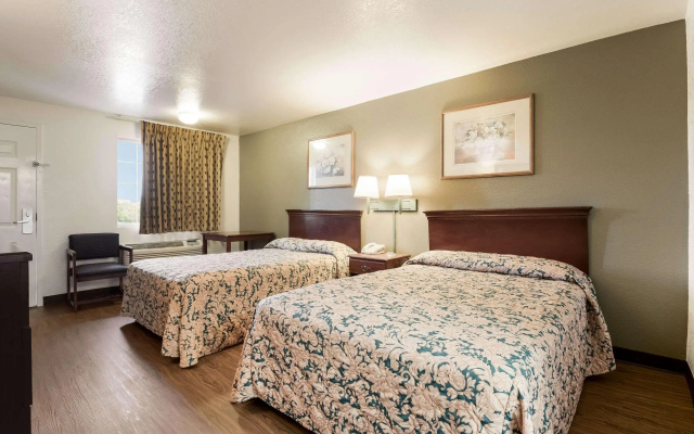 Econo Lodge Bartlesville Hwy 75