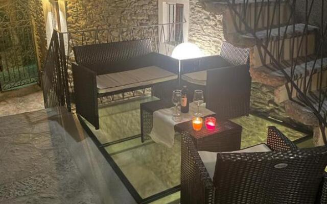 Independent Stone House with Lake View