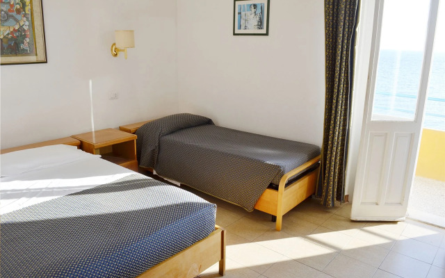 Отель Calamosca