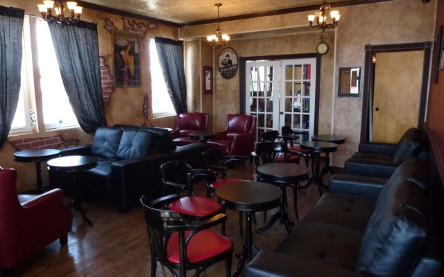 Model-T Inn & Restaurant