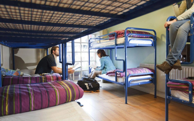 Isaacs Hostel