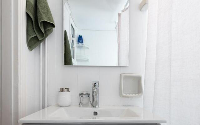 Loutraki apartment Greek open house