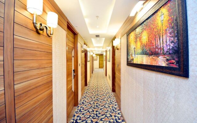 Capital O 43988 Makhan Residency