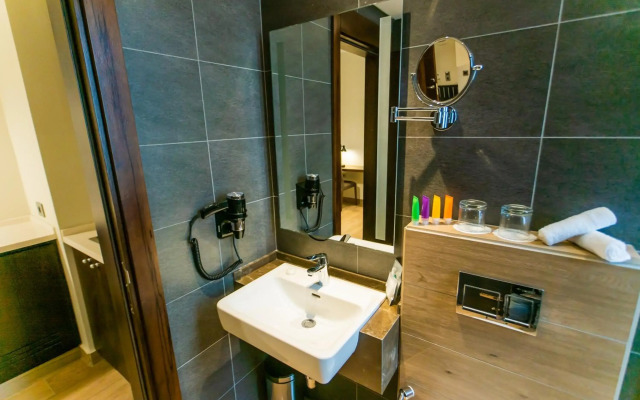 The Compass Hotel
