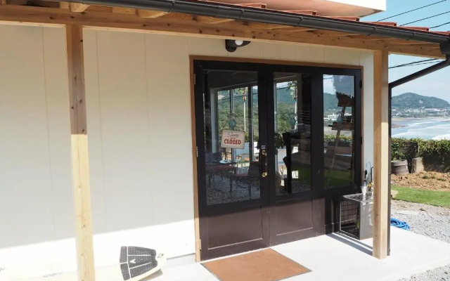 Guesthouse & Beach Cafe Fuego, Hostel