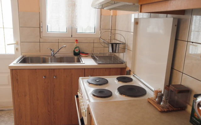 Charming Trikala Apartment With Garden & Central Heating