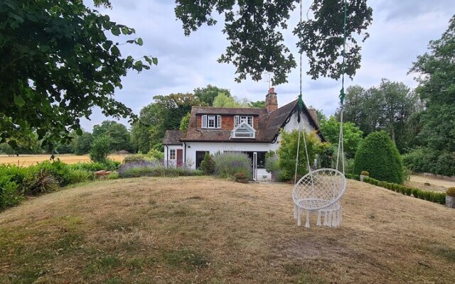 Country Retreat In 4 Bedroom Period Property