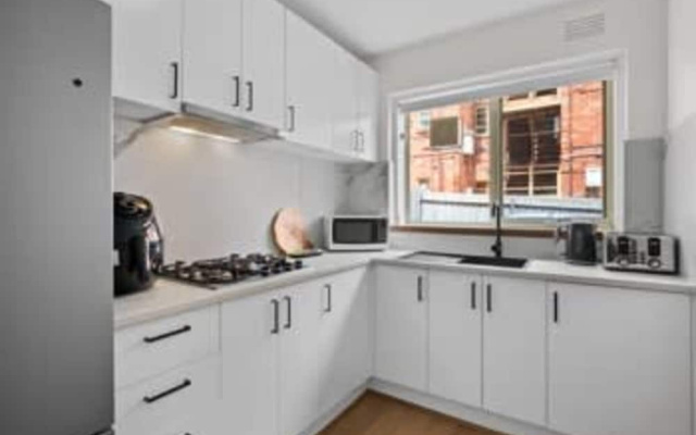 Bright 1-bed Apartment in St Kilda