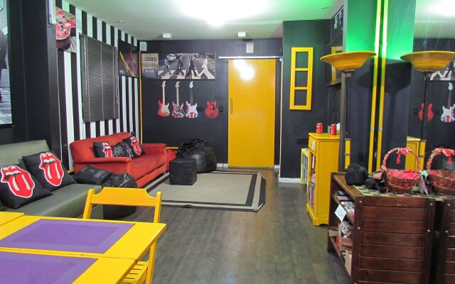 Vila Rock Hostel