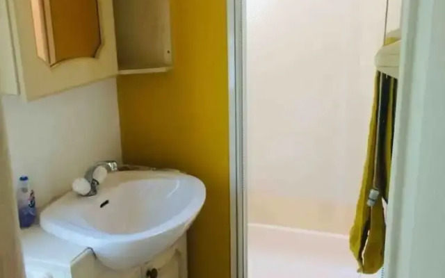 Midden Manor Country Stay on a Working Dairy Farm