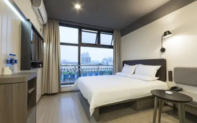 Haiyou  Taiyuan Changxing North Street Wan Xiang Cheng  Hotel