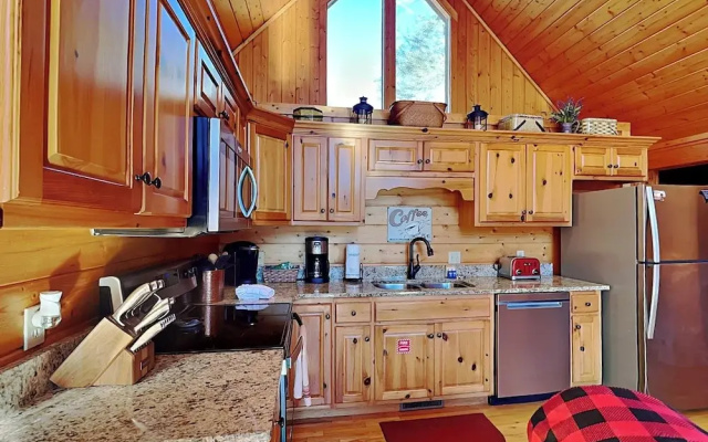 Smoky Bear Hideaway by Jackson Mountain Rentals