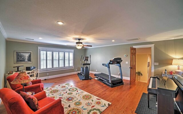 Spacious & Stunning Cleveland Getaway on 1 Acre