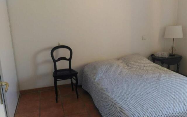 Maison T3 jardin proche remparts Aigues Mortes