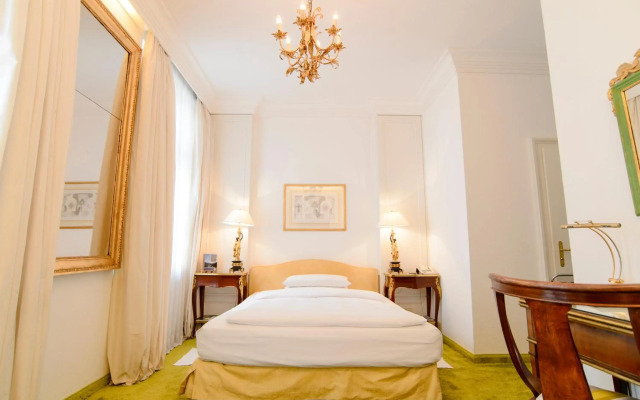 Opera Hotel