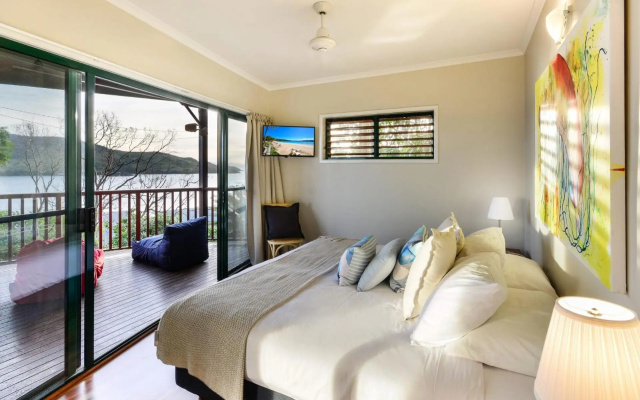 NEWLY BEAUTFULLY RENOVATED 16 The Casuarina - 3 Bedroom House With 180 Degree Ocean Views – Guest Rooms – Hamilton Island
