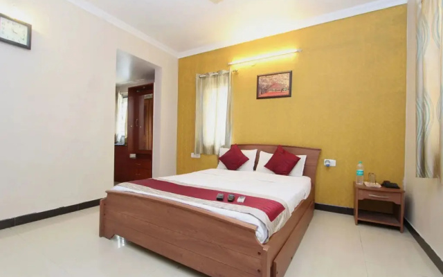 Green Paradise Luxury Suites by OYO Rooms
