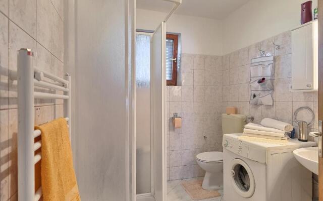 Apartman D&D, Dvorine 63