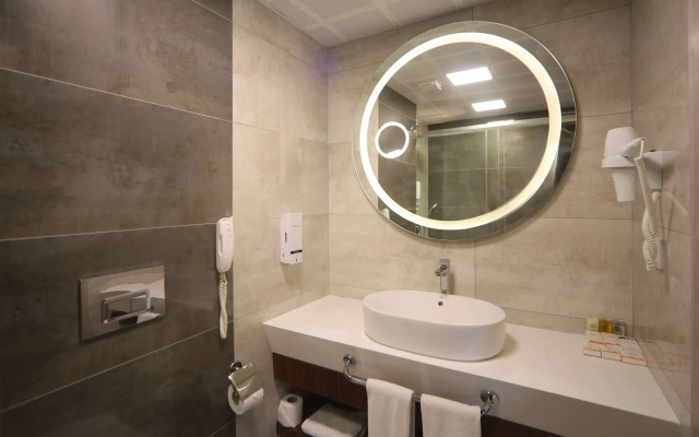 Best Western Plus Khan Hotel