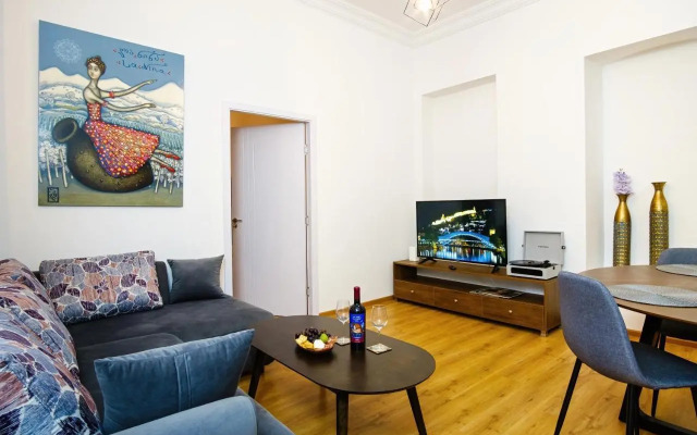 Solo-Lacky Hostel