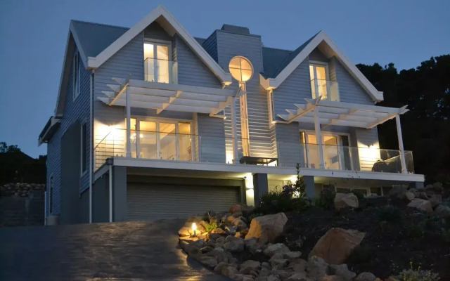 Sapphire Shores Luxury Retreat