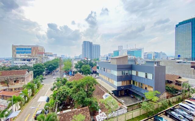 Spacious 2Br Apartment At Grand Asia Afrika