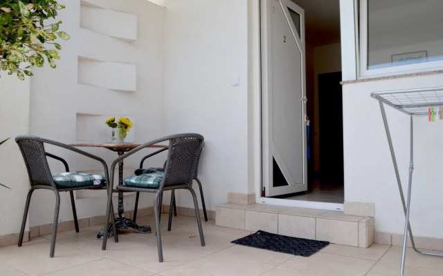 Nearby Beach, Apartment Leda In Center