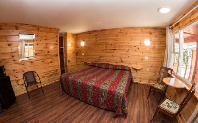King Hendrick Motel