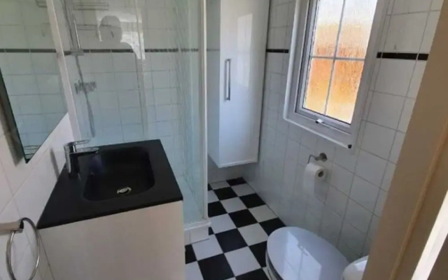 Charming Chalet in Goedereede With Open Area